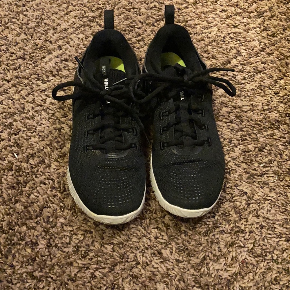 Nike volleyball shoes